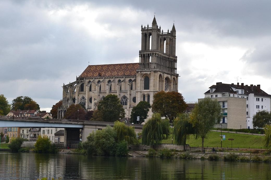 Girls Mantes-la-Jolie