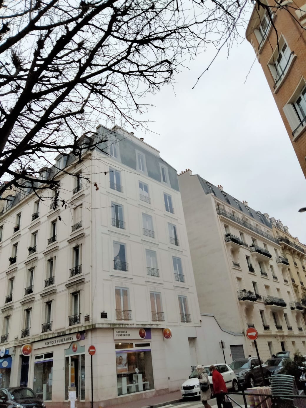Uncovering the Magic of Le voisin - Trompe l'oeil in Levallois-Perret •  FranceRent, image size:1040x1387