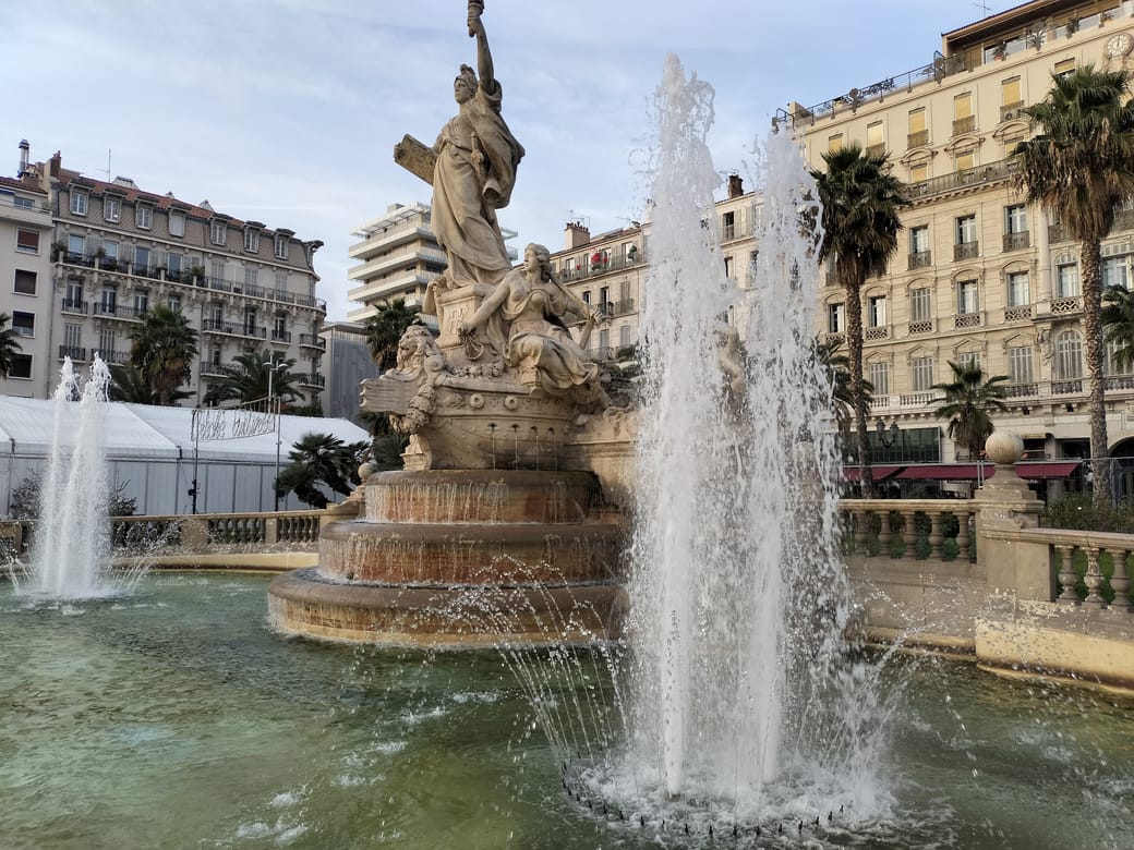 Carte Postale Ancienne Toulon - Place De La Liberté, Vintage